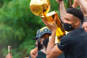 爱游戏体育注册登录刷新纪录引发热议！，哈登在切尔西比赛中爆冷引发球迷热议(哈登切球德罗赞动图)